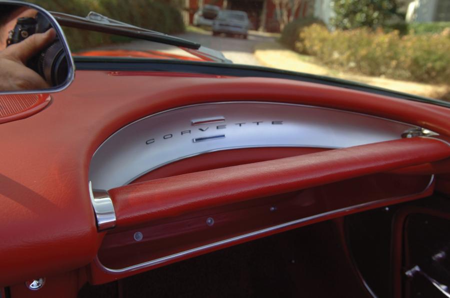Детали интерьера Chevrolet Corvette (0800-67) 1961 года  (фото 27 из 47)